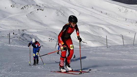 La hueteña Alba Fernández, bronce en la carrera vertical sub-18 del Mundial