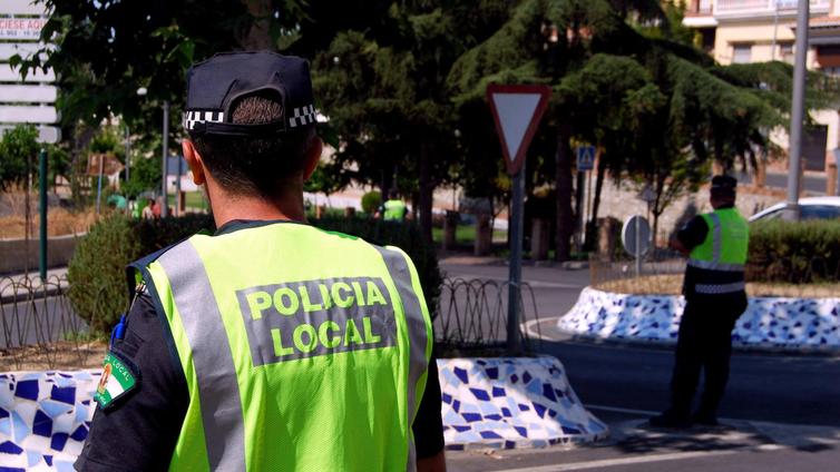 Sobrevive a un infarto gracias a la rapidez de la Policía Local de Huétor Vega