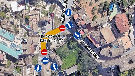 La Plaza del Mentidero, cortada al tráfico por su remodelación