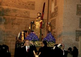 Salida del Jesús Nazareno y la Virgen de los Dolores de la iglesia de Huétor Vega.