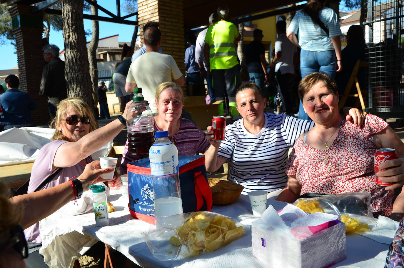 'Roar el güevo': tarde multitudinaria en Huétor Vega