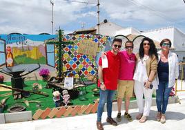La cruz de la Peña Deportiva Ébano F7 ha recibido el primer premio.