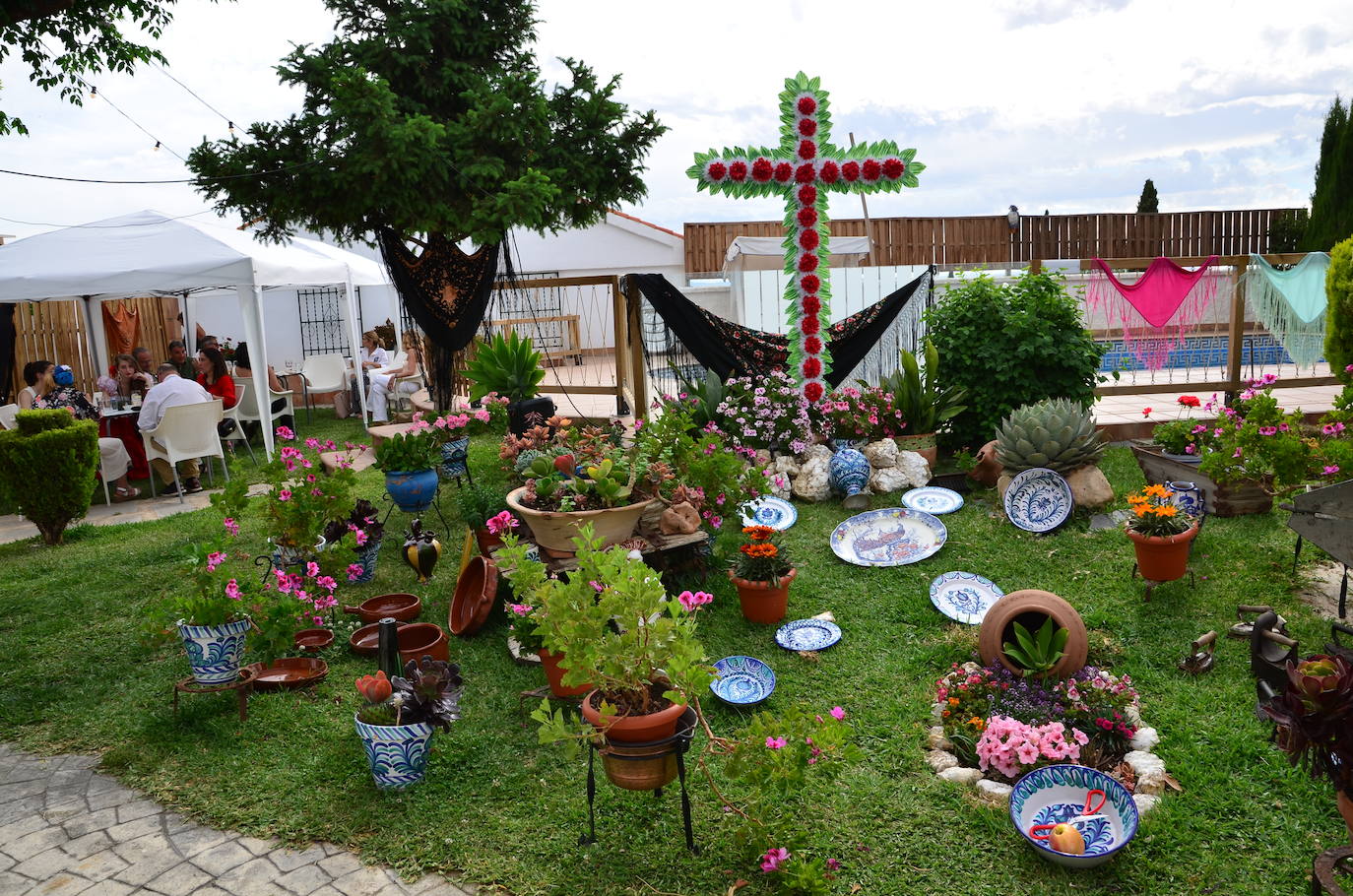 Huétor Vega, aferrado a la tradición de las Cruces