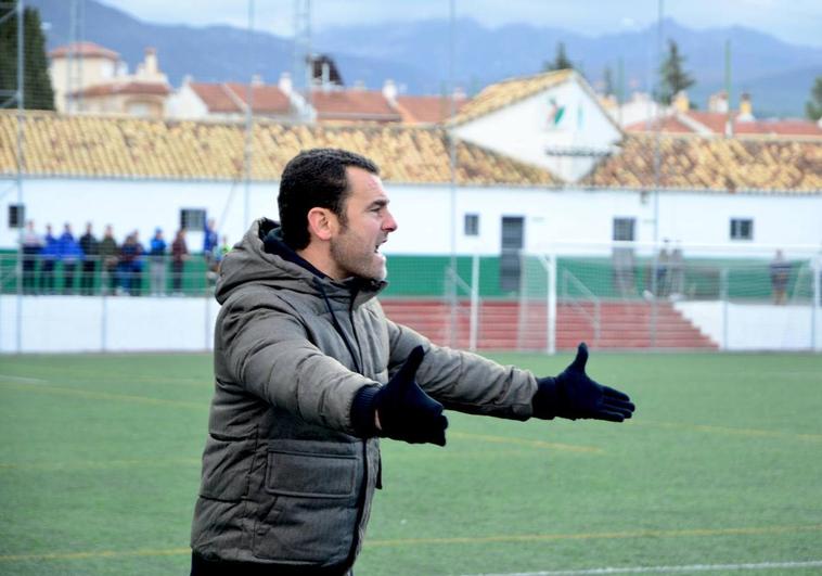 'Rizos' deja ser entrenador del CD Huétor Vega