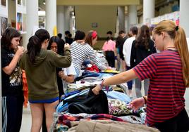 El mercadillo comprometido del IES Los Neveros de Huétor Vega