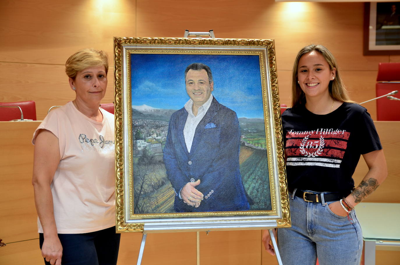 Los retratos de Mariano Molina y Plácido Hurtado se unen a la galería de alcaldes de Huétor Vega