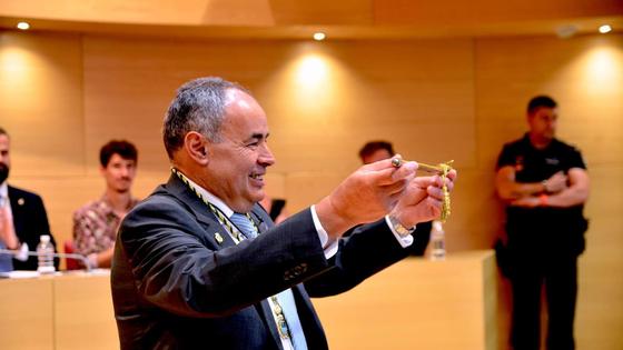 El pleno de investidura de Huétor Vega, desde dentro