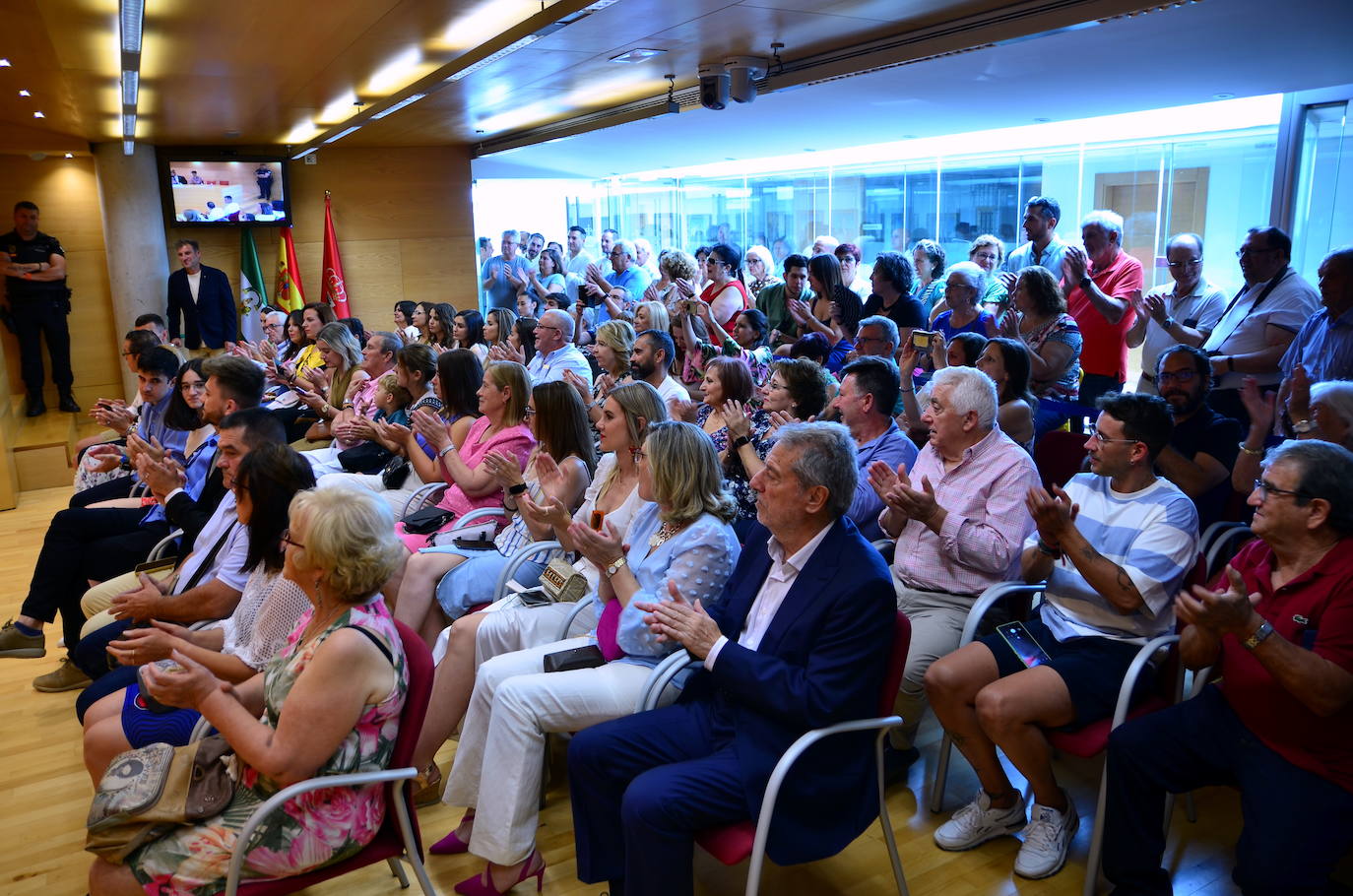 El pleno de investidura de Huétor Vega, desde dentro