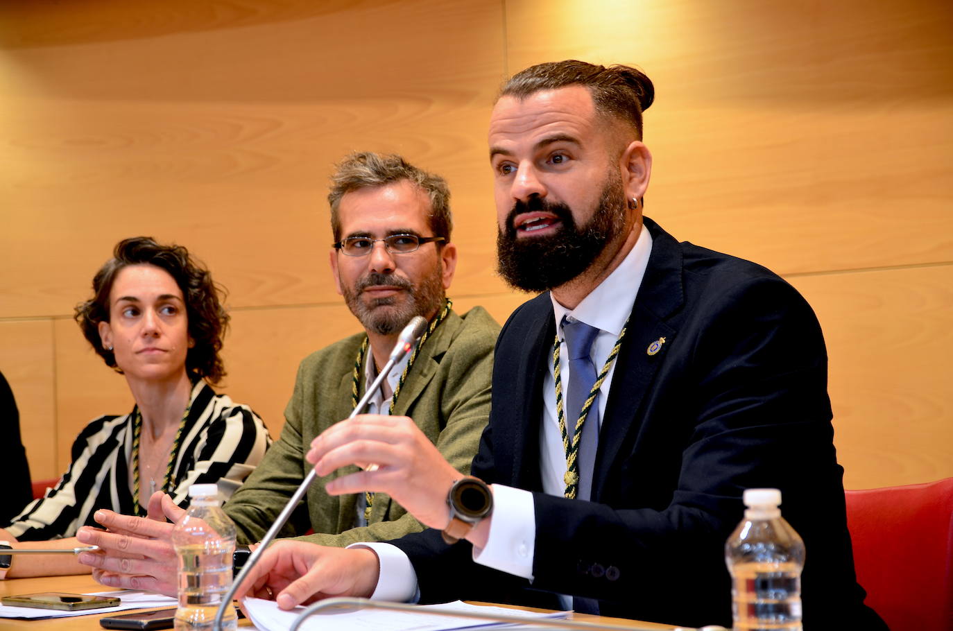 El pleno de investidura de Huétor Vega, desde dentro