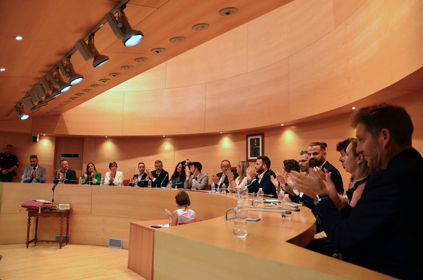 El pleno de investidura de Huétor Vega, desde dentro