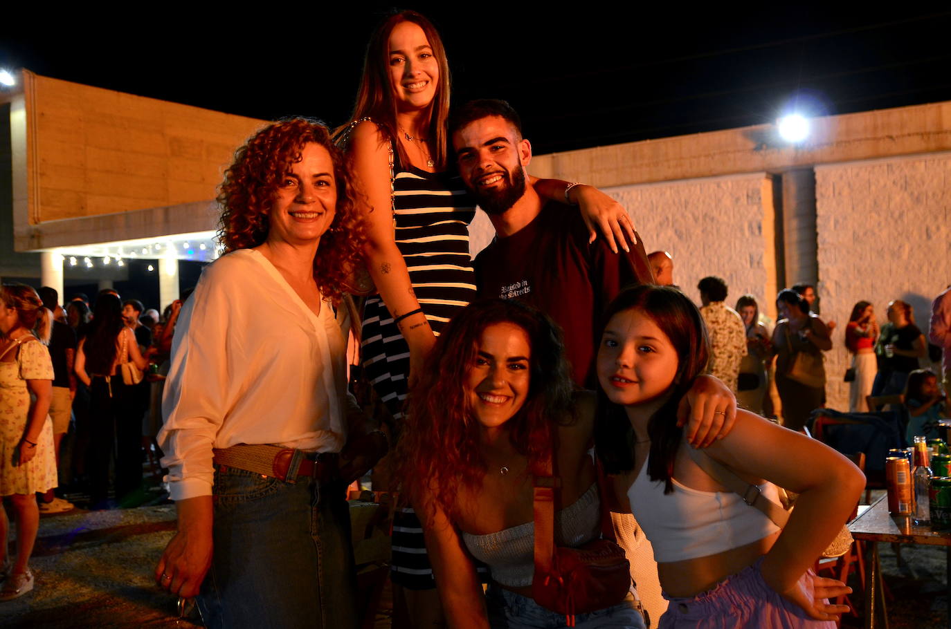 La Hoguera de San Juan eleva la felicidad en Huétor Vega