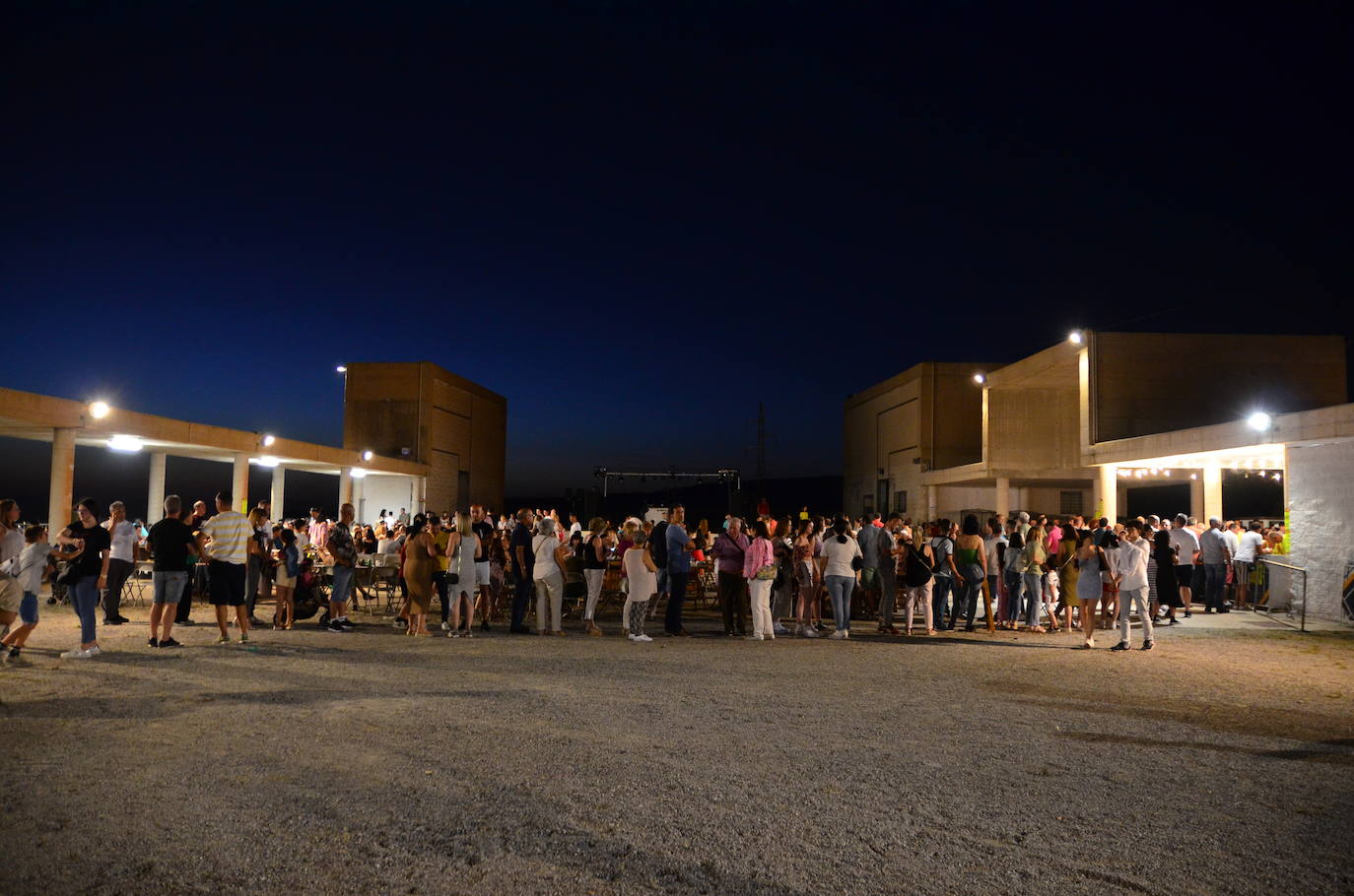 La Hoguera de San Juan eleva la felicidad en Huétor Vega