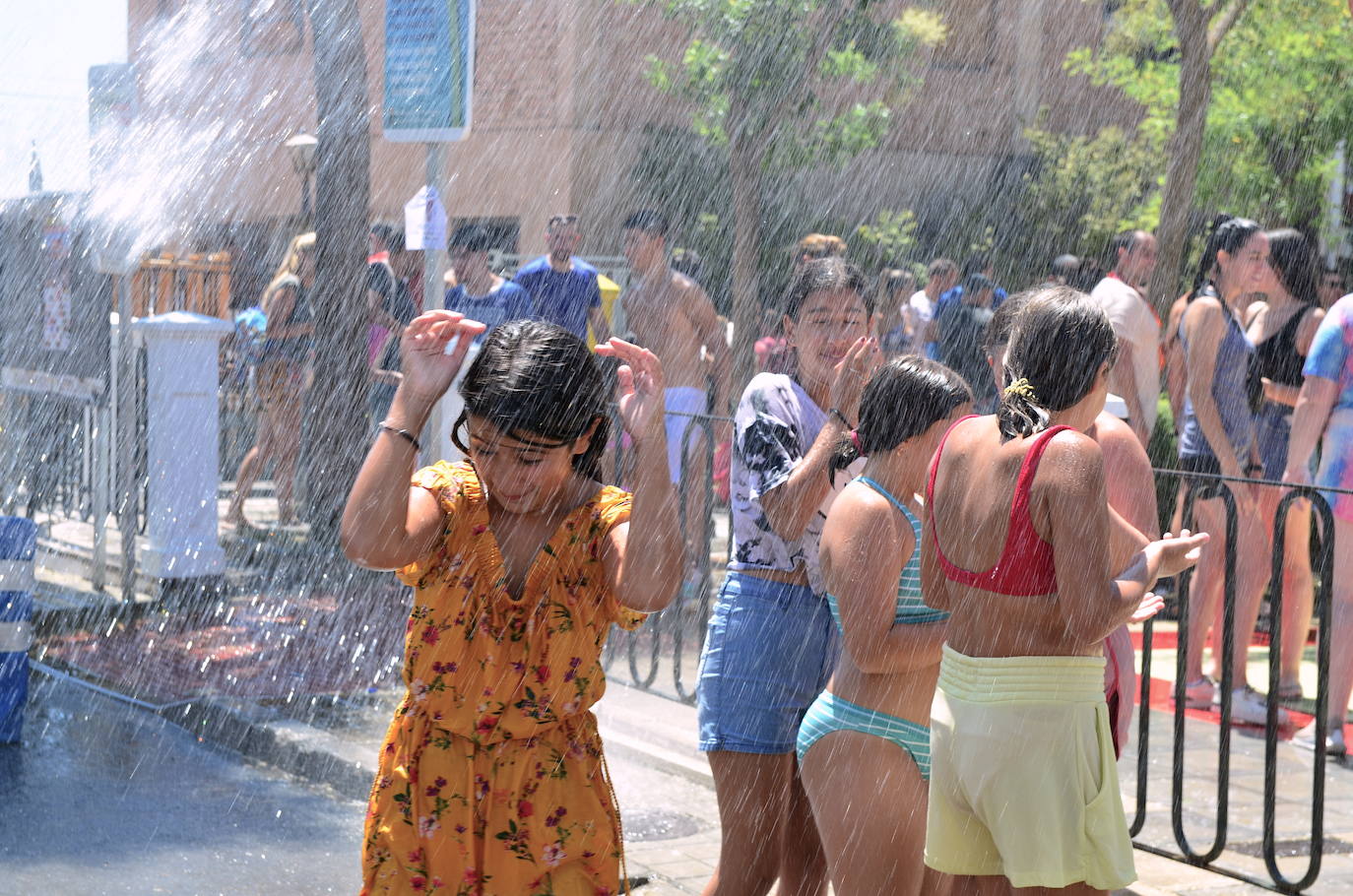 San Roque humedece el barrio de Caicena de Huétor Vega