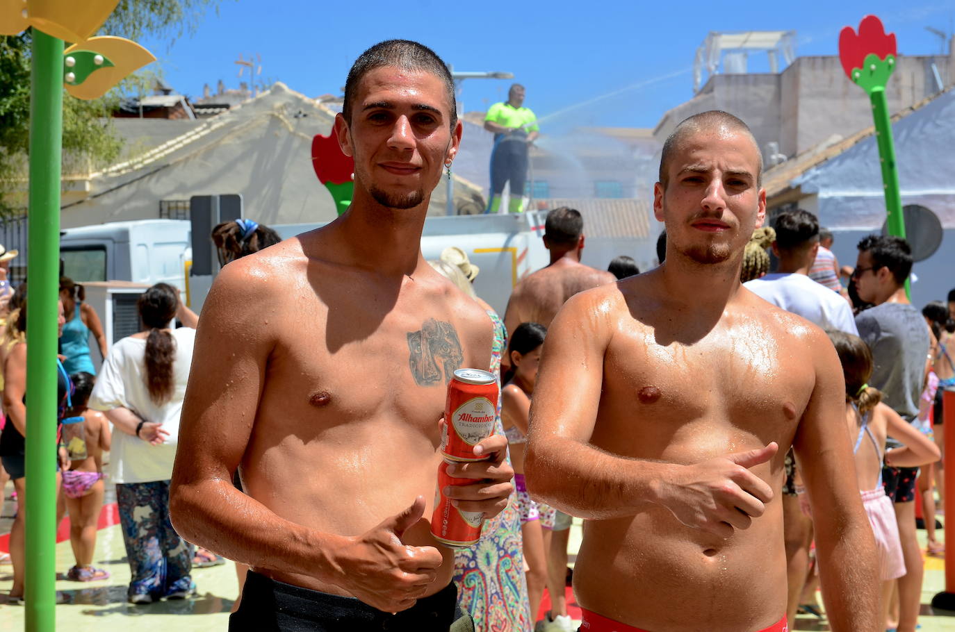 San Roque humedece el barrio de Caicena de Huétor Vega