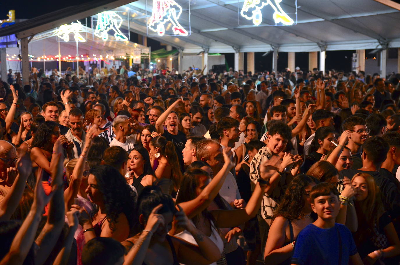 Gran ambiente en el Ferial de Huétor Vega
