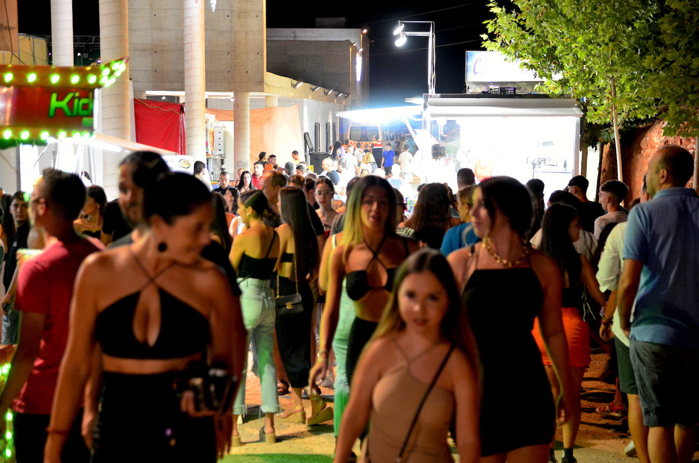 Gran ambiente en el Ferial de Huétor Vega