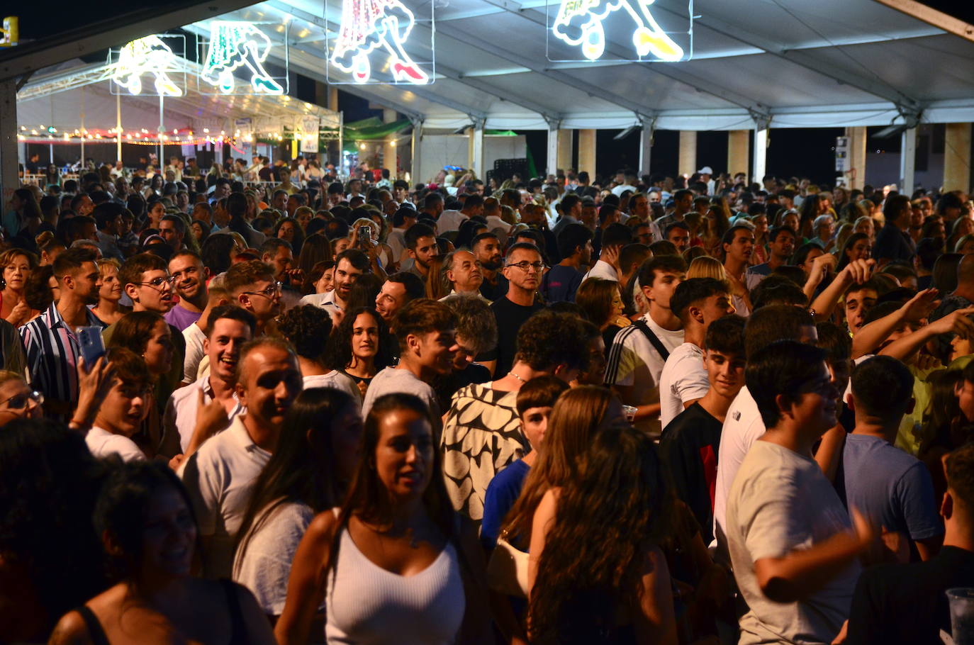 Gran ambiente en el Ferial de Huétor Vega