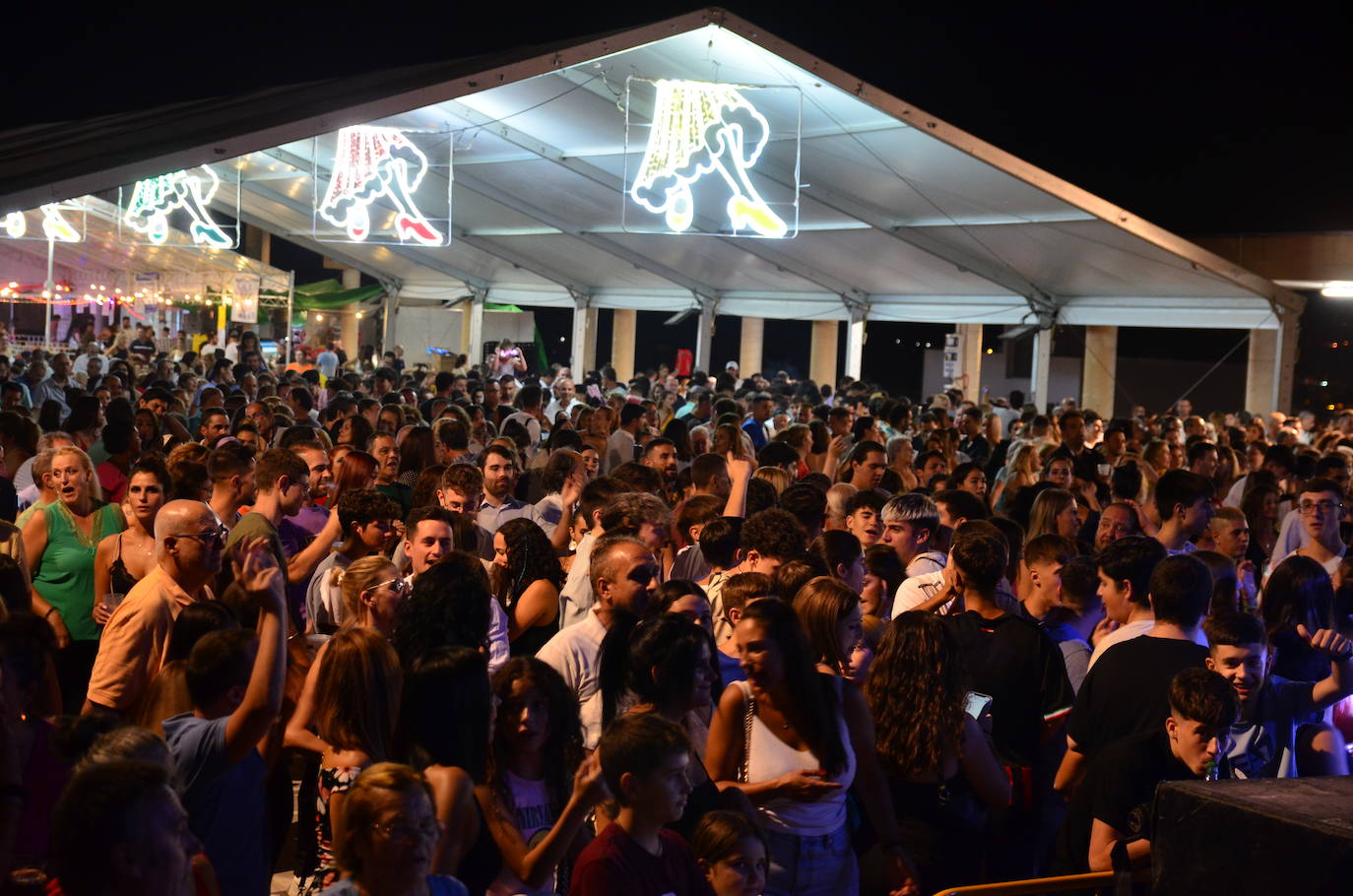 Gran ambiente en el Ferial de Huétor Vega