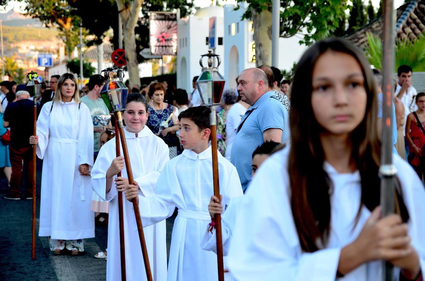 Procesión en honor a San Roque y la Virgen del Rosario en Huétor Vega
