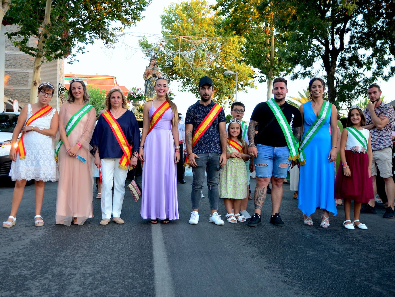 Procesión en honor a San Roque y la Virgen del Rosario en Huétor Vega