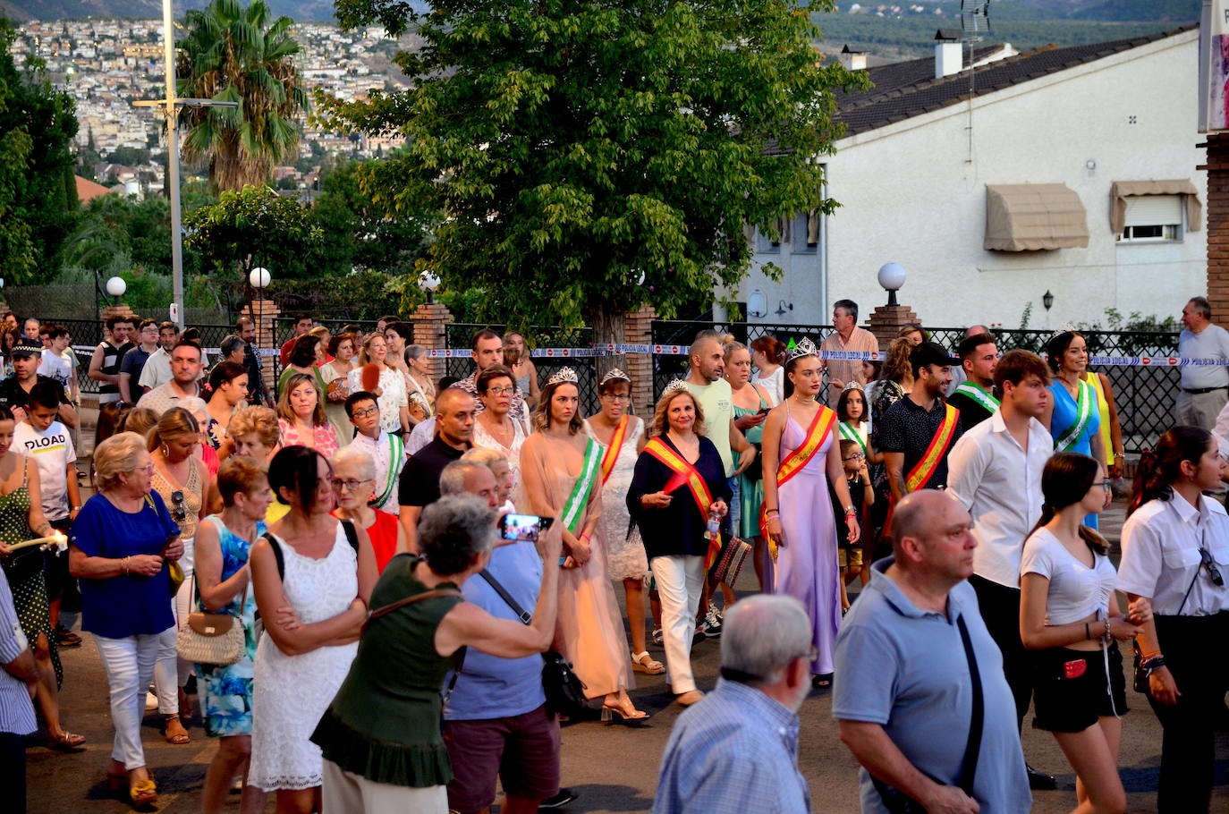 Procesión en honor a San Roque y la Virgen del Rosario en Huétor Vega