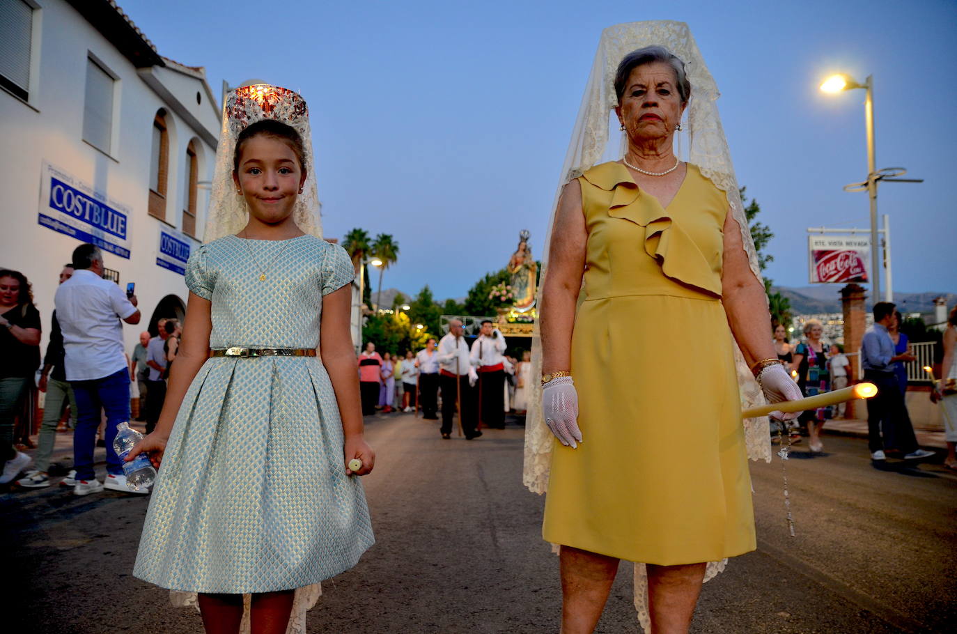 Procesión en honor a San Roque y la Virgen del Rosario en Huétor Vega