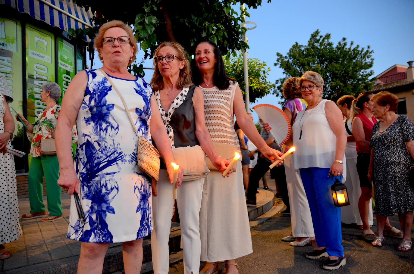 Procesión en honor a San Roque y la Virgen del Rosario en Huétor Vega