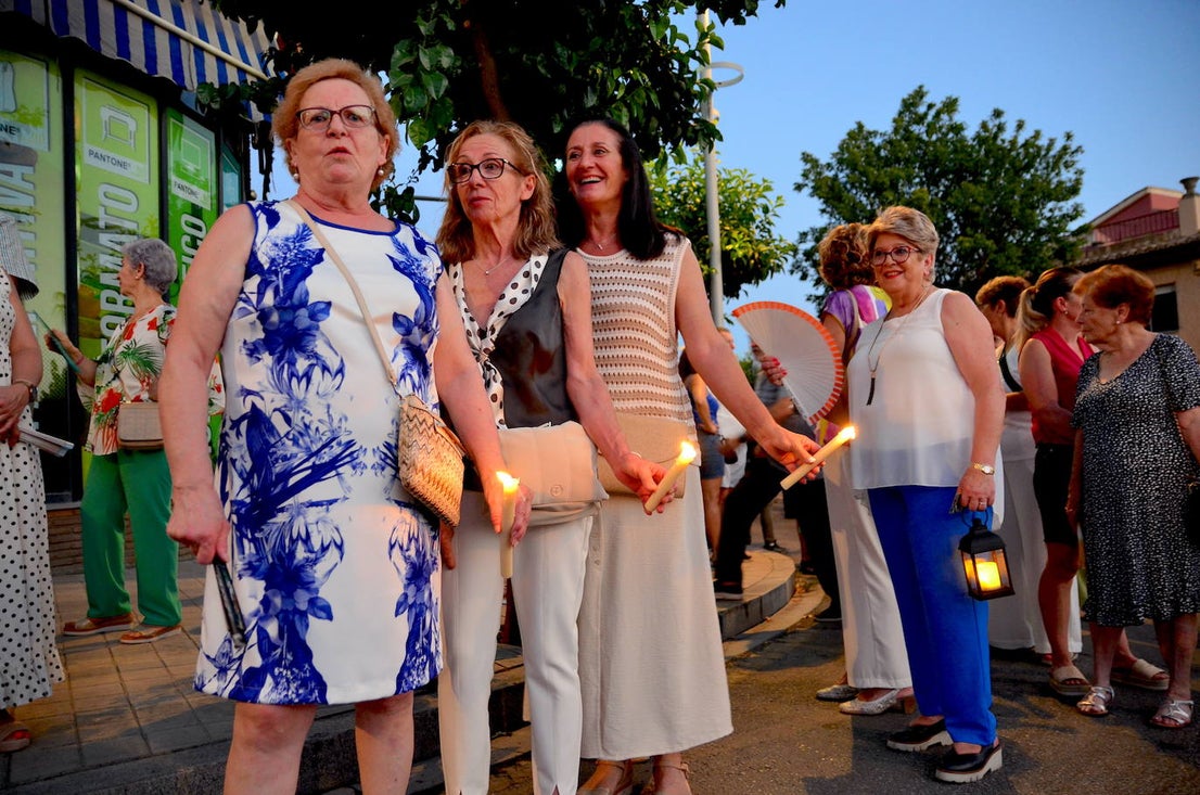 Procesión en honor a San Roque y la Virgen del Rosario en Huétor Vega