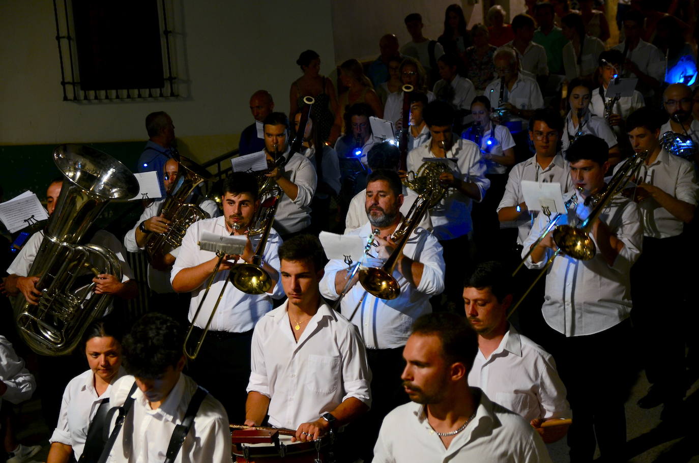 Procesión en honor a San Roque y la Virgen del Rosario en Huétor Vega
