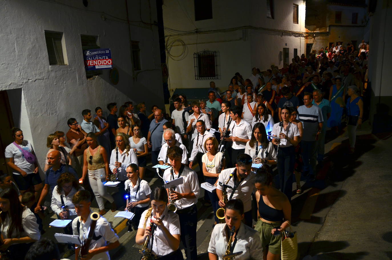 Procesión en honor a San Roque y la Virgen del Rosario en Huétor Vega