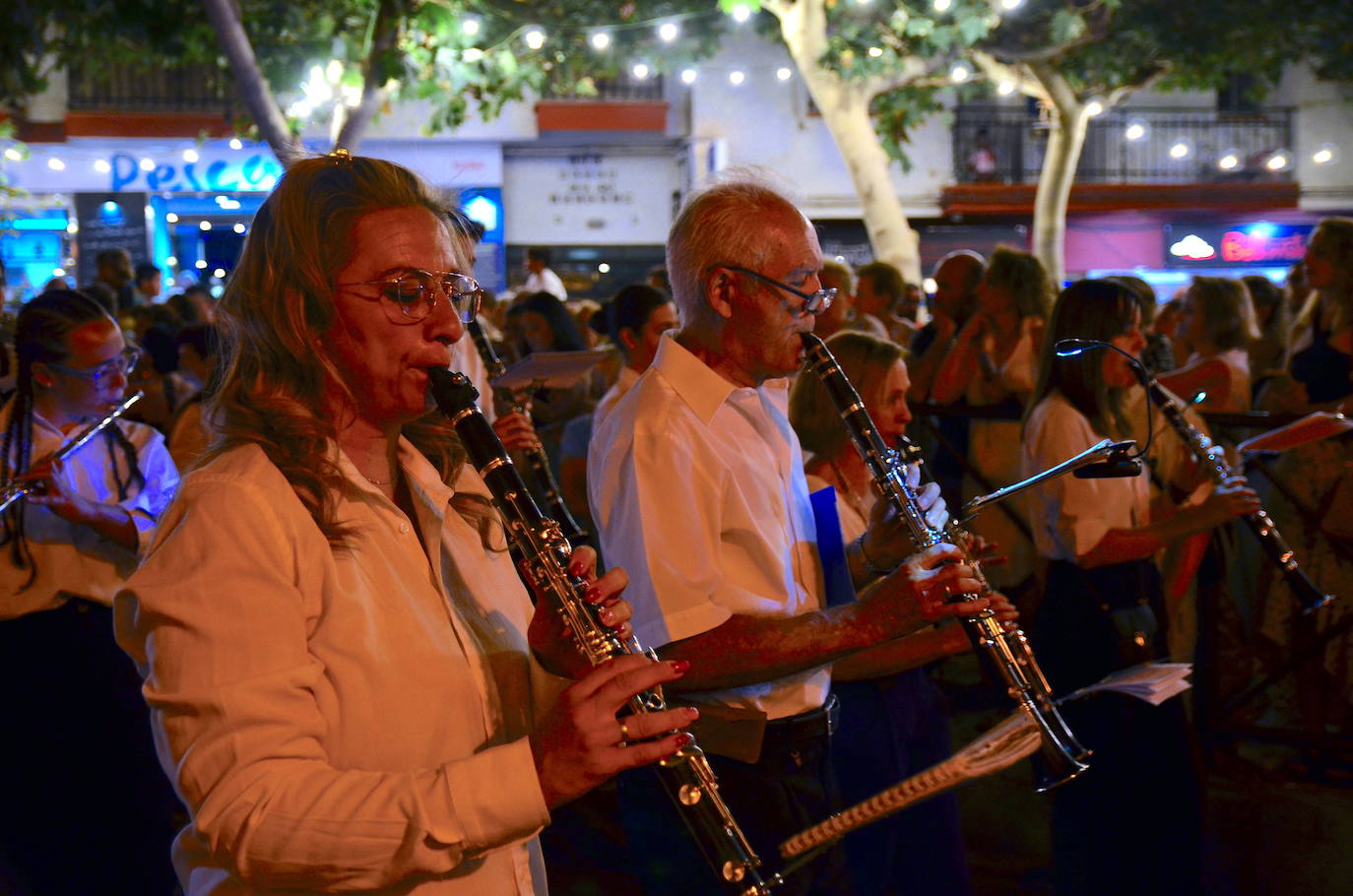 Procesión en honor a San Roque y la Virgen del Rosario en Huétor Vega