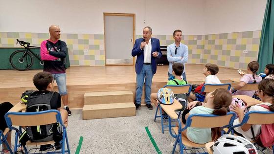 El CEIP Nuestra Señora de las Angustias recorre los parques de Huétor Vega