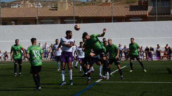 El Huétor Vega doblega al Real Jaén en Las Viñas