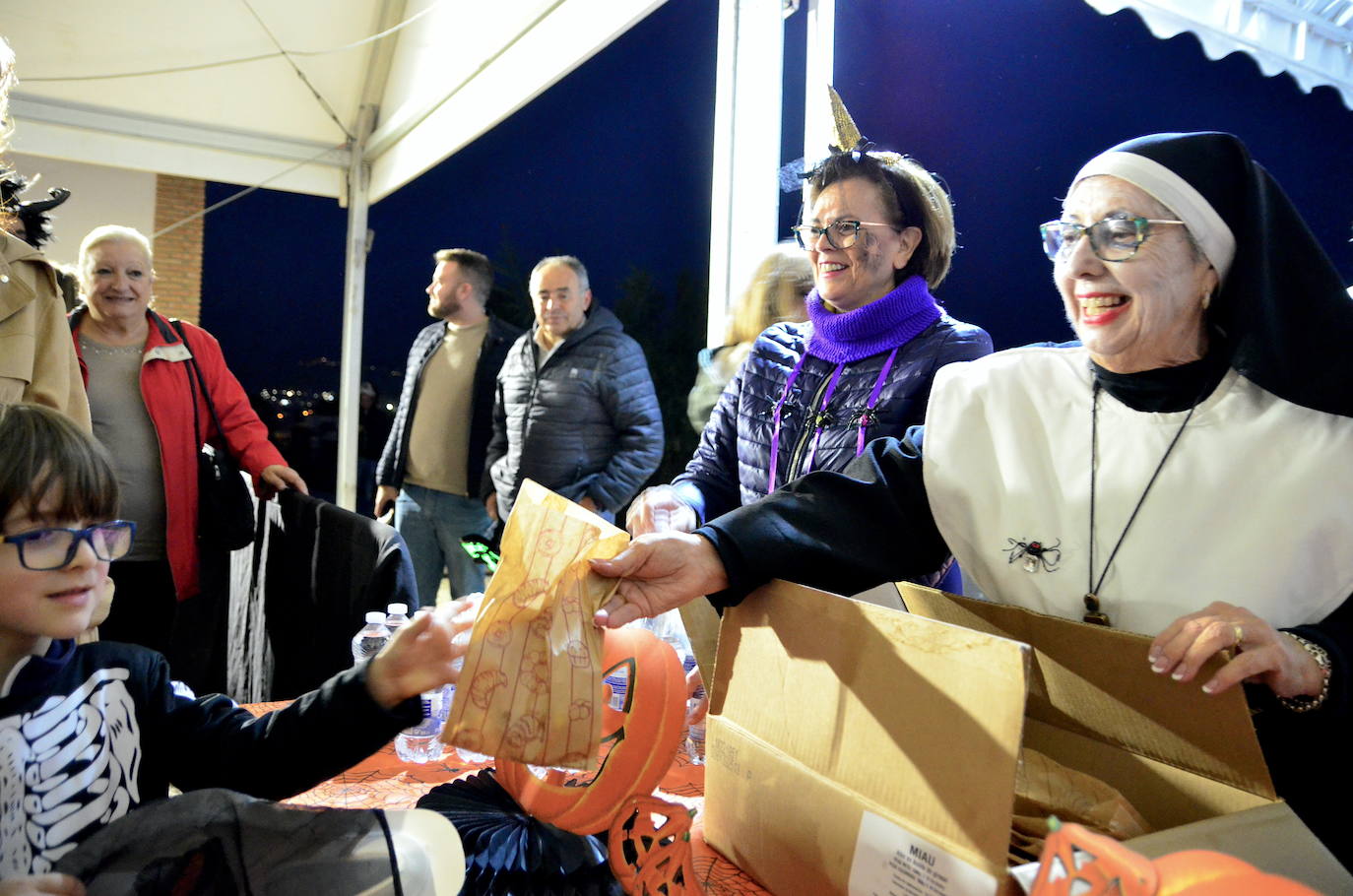 La gente de Huétor Vega se transforma en Halloween