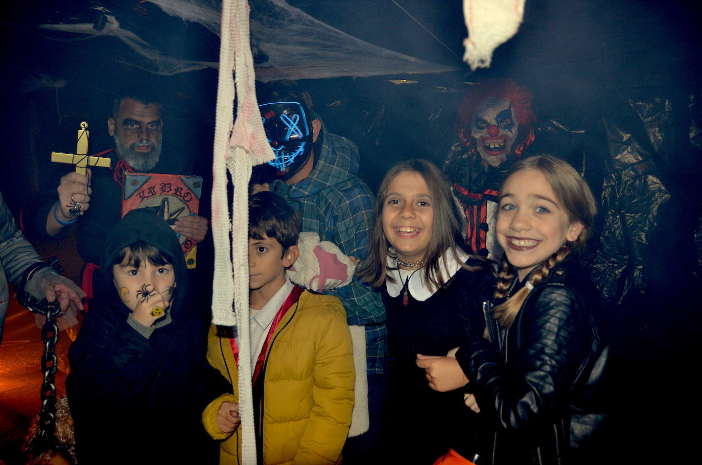 La gente de Huétor Vega se transforma en Halloween