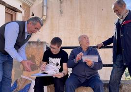 Unos describen y otros trasladan ese recuerdo al papel.