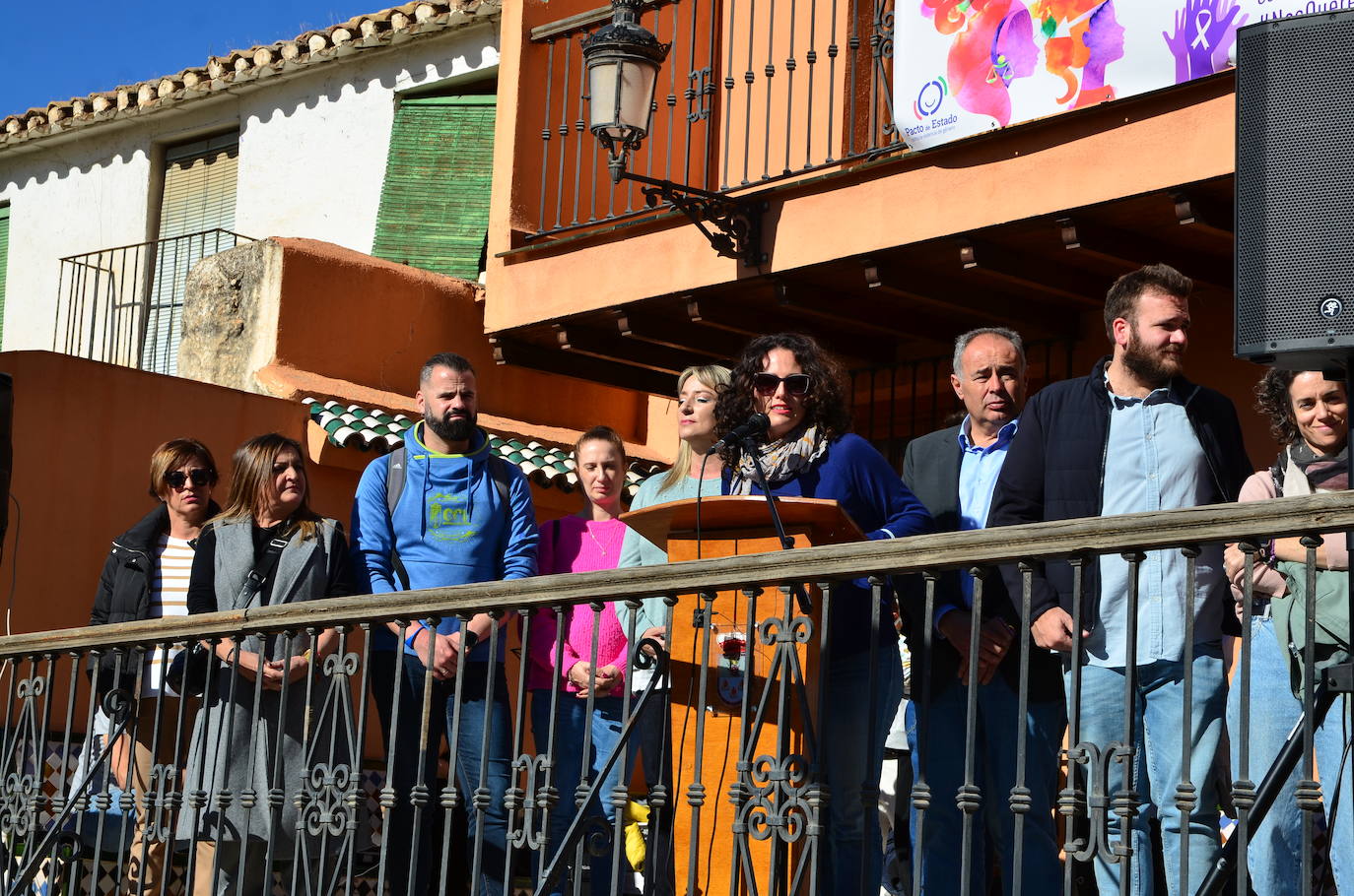 La juventud toma la voz en Huétor Vega por el 25N