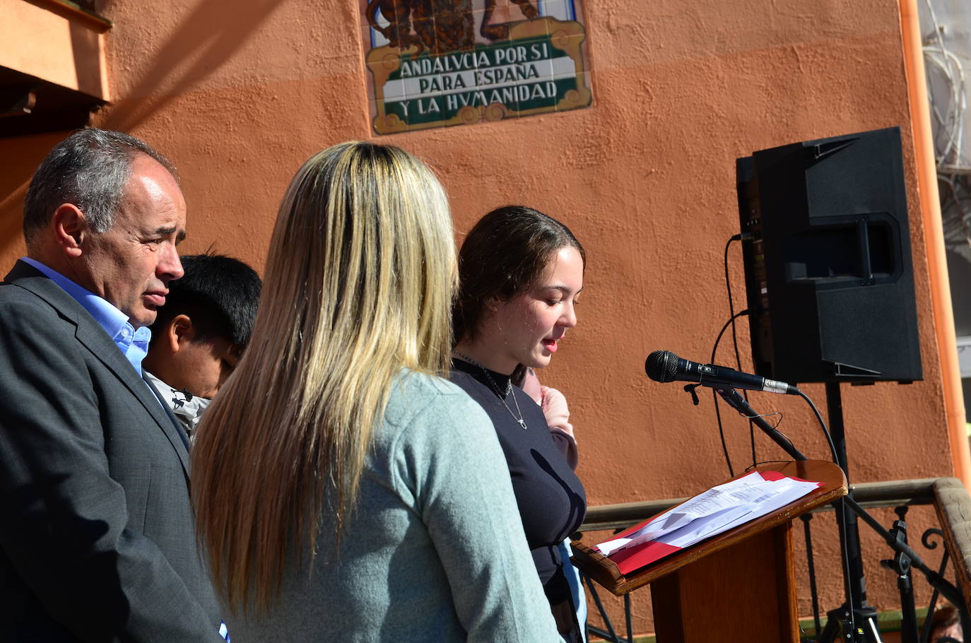 La juventud toma la voz en Huétor Vega por el 25N