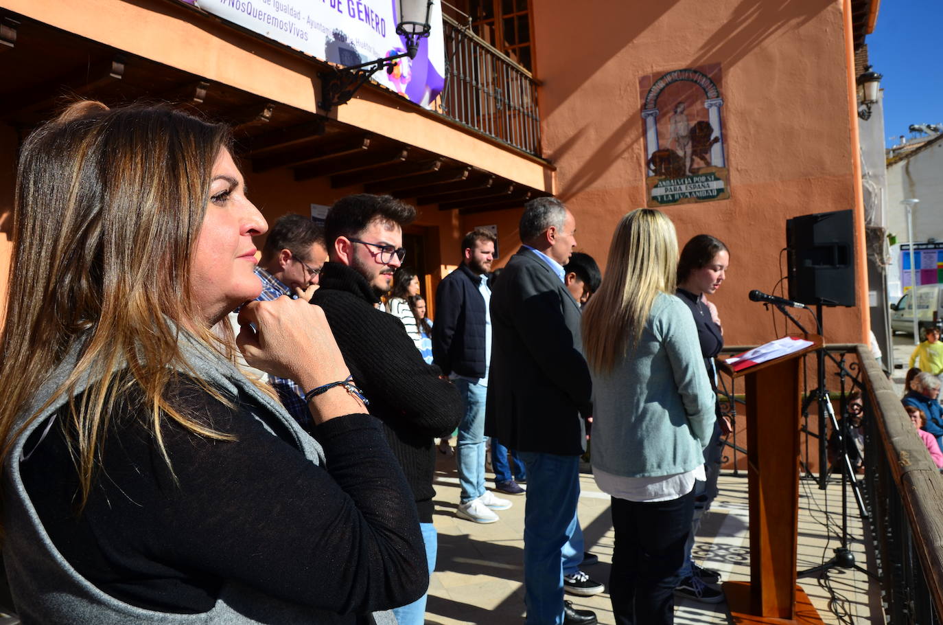 La juventud toma la voz en Huétor Vega por el 25N