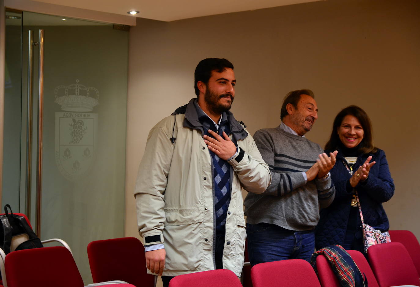 Ángel, emocionado ante el reconocimiento público.