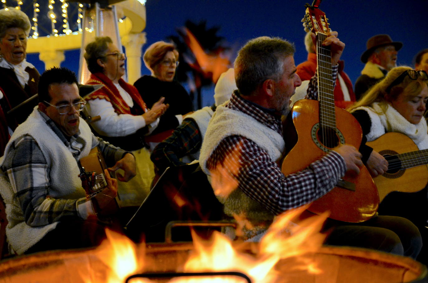 Fiesta de villancicos y panderetas en Huétor Vega