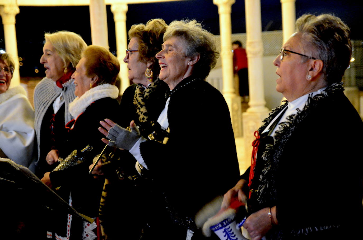 Fiesta de villancicos y panderetas en Huétor Vega