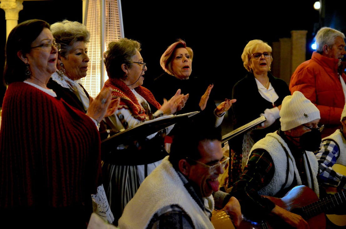 Fiesta de villancicos y panderetas en Huétor Vega