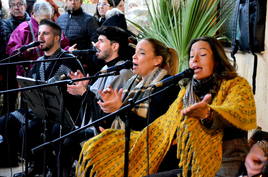 La Zambomba Flamenca de Huétor Vega agita el barrio de Los Corteses