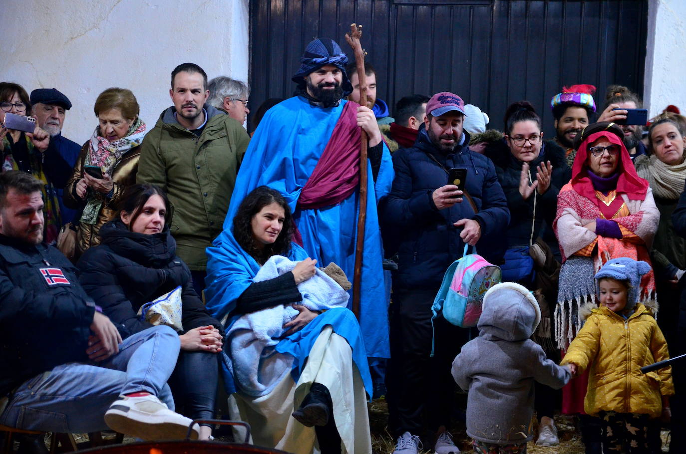 La Zambomba Flamenca de Huétor Vega agita el barrio de Los Corteses