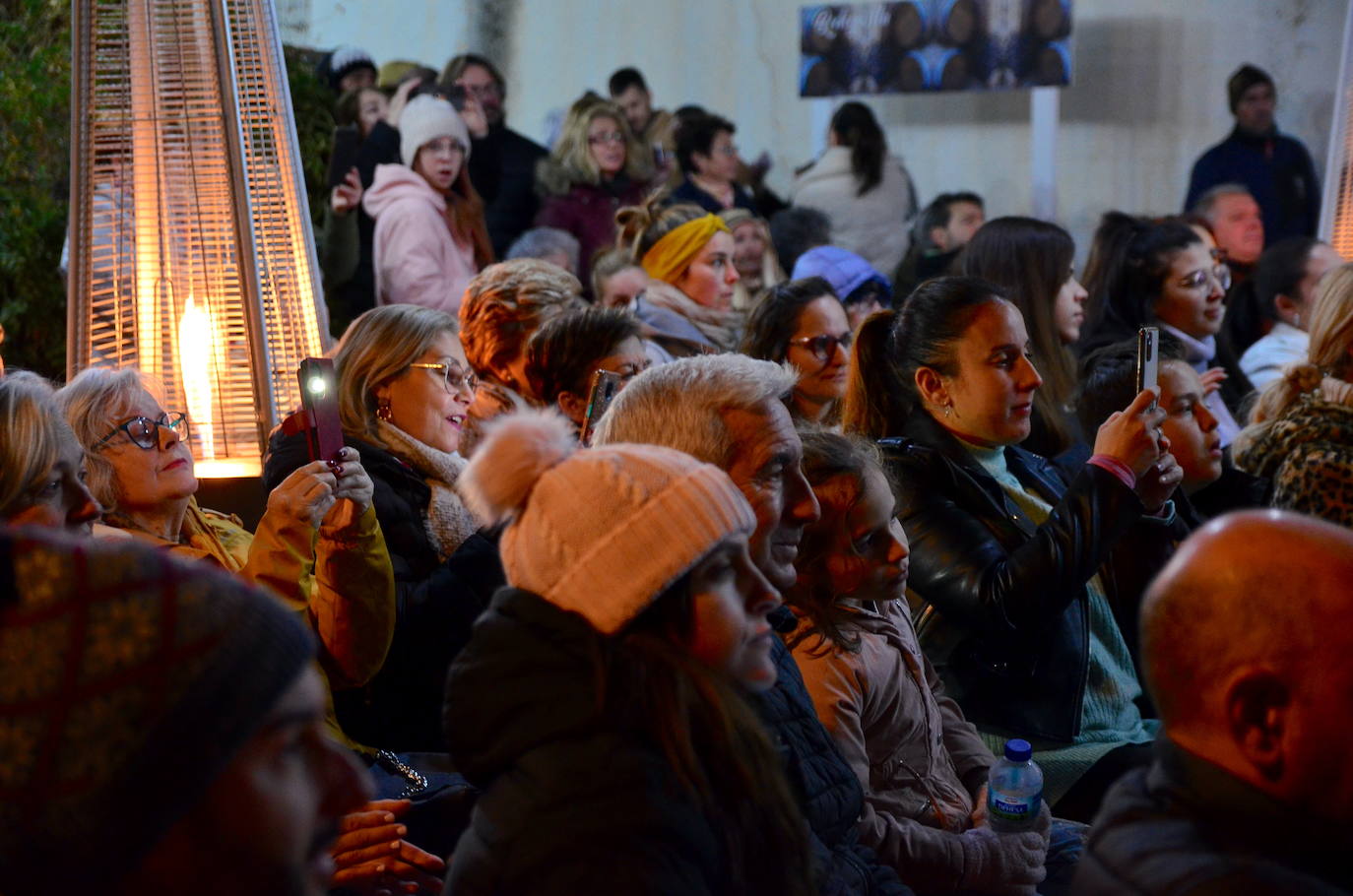 La Zambomba Flamenca de Huétor Vega agita el barrio de Los Corteses