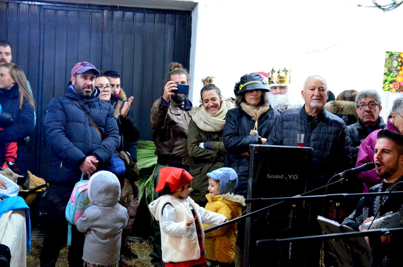 La Zambomba Flamenca de Huétor Vega agita el barrio de Los Corteses