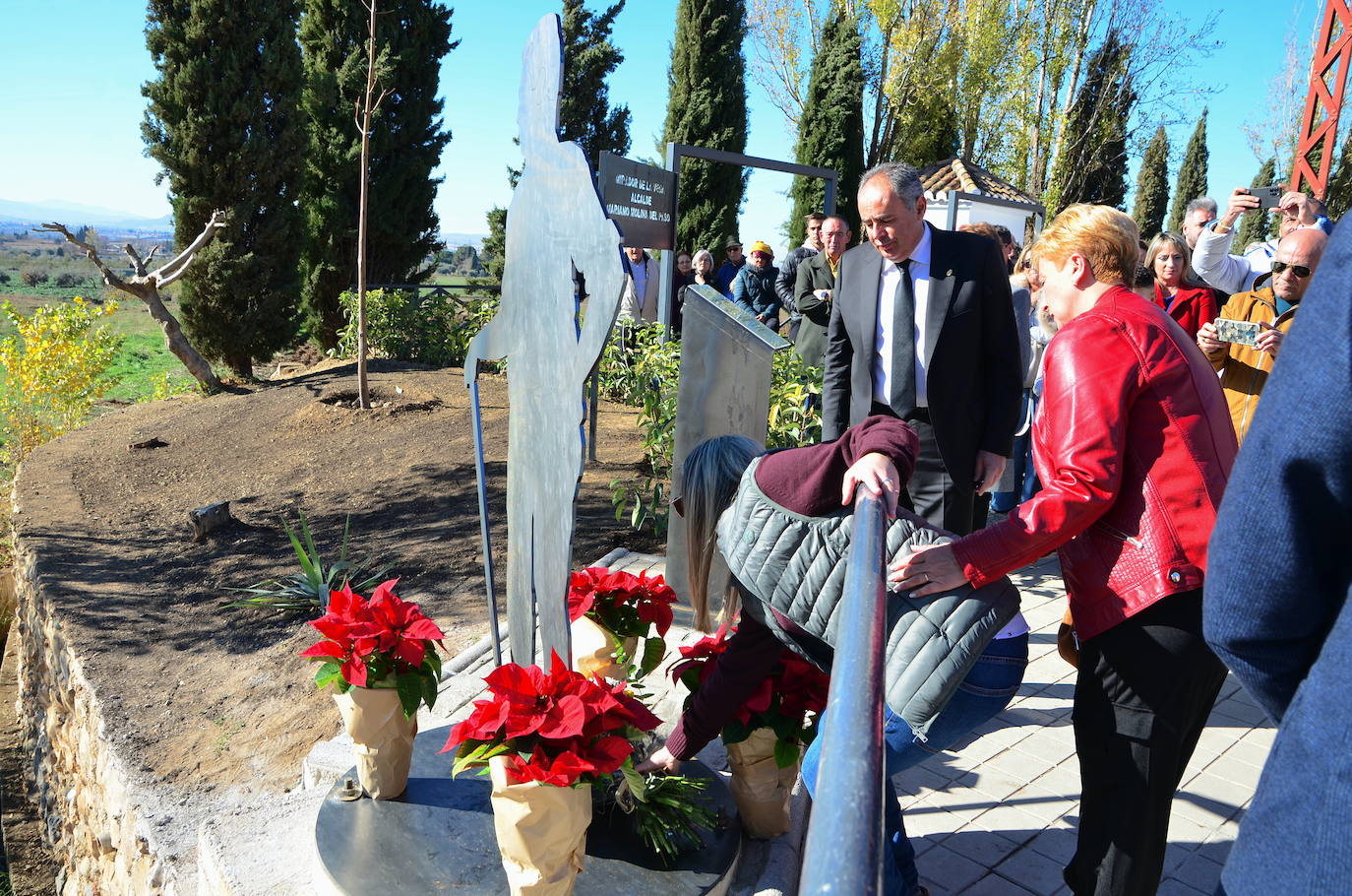 Huétor Vega inaugura el Mirador de la Vega Alcalde Mariano Molina del Paso