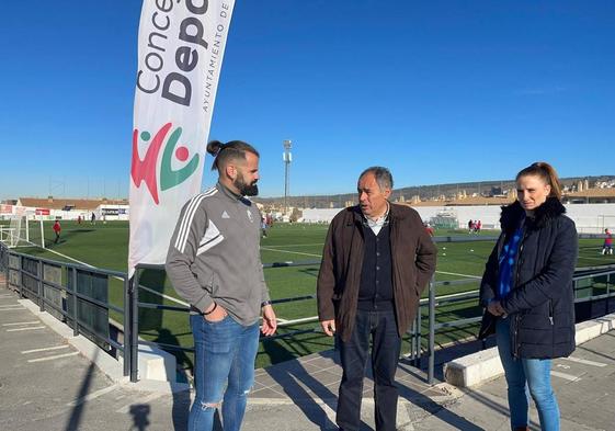 Miembros del equipo de gobierno del Ayuntamiento de Huétor Vega visitan el campus.
