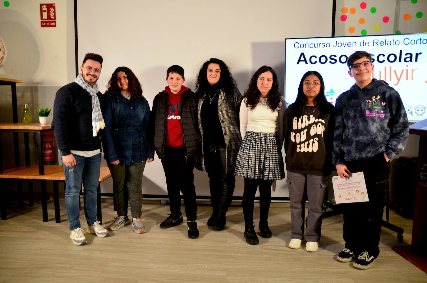 El concejal de Juventud y la alcaldesa, en la entrega de premios.